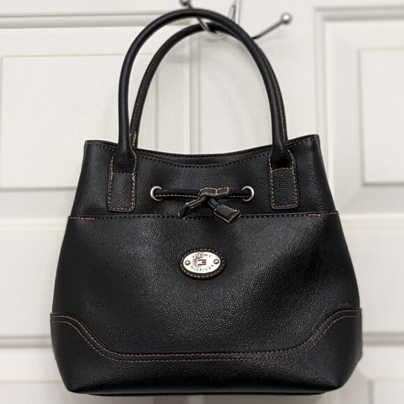 Tommy Hilfiger Women's Handbag / Shoulder BagSMALL SATCHEL Black